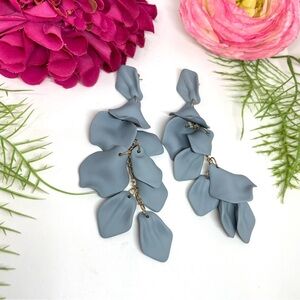 NEW⚜️Gray Rose Petal Dangling Drop Earrings